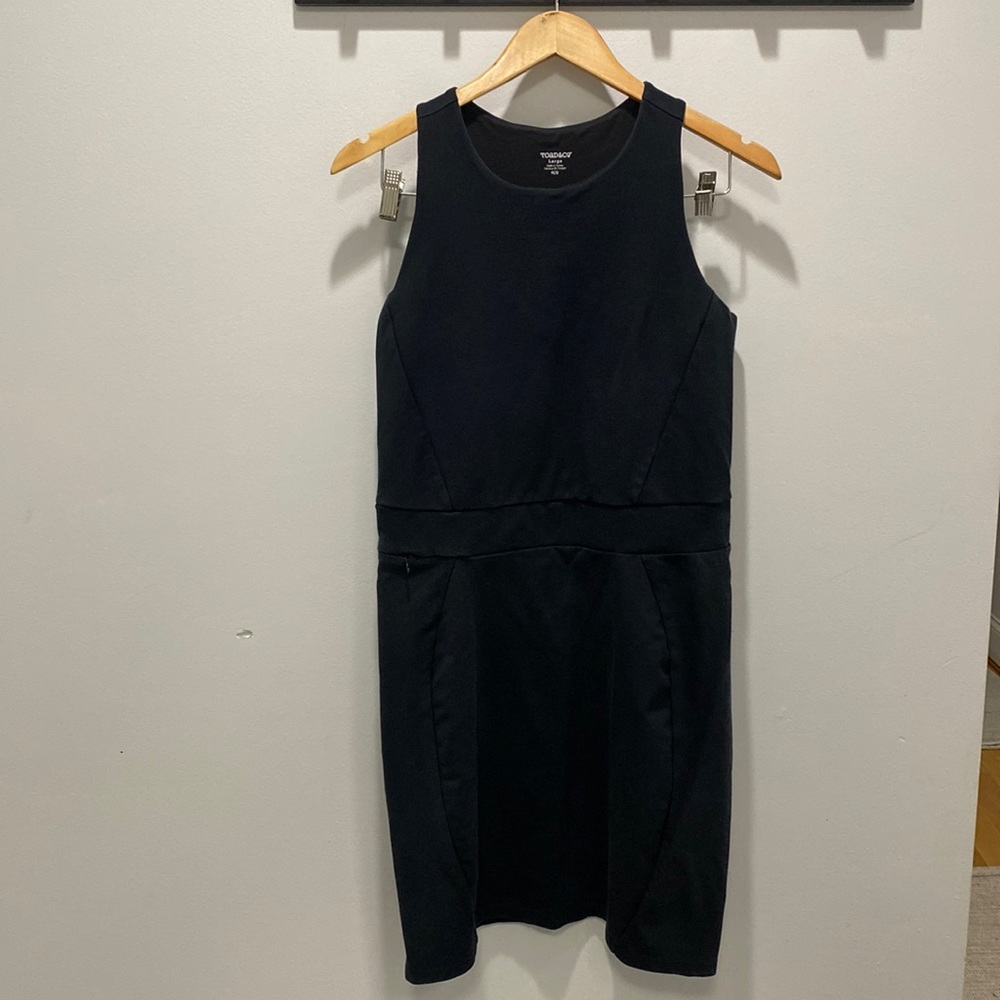 Toad & Co black sport dress size large POCKETS!!!